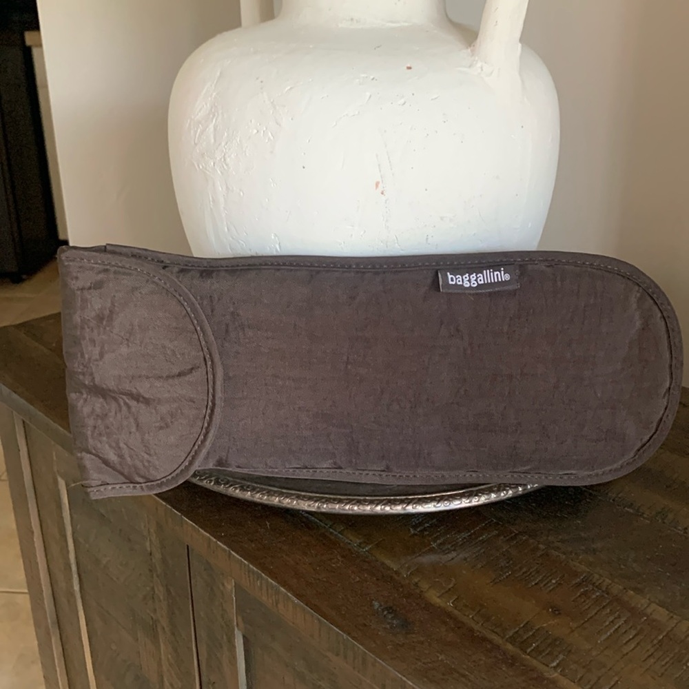 Baggalini hot iron travel case